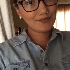 Meet your Posher, Alicia